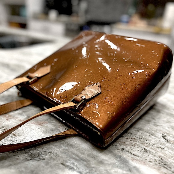 Louis Vuitton Authentic Houston Bronze Vernis Leather Tote - Picture 3 of 15